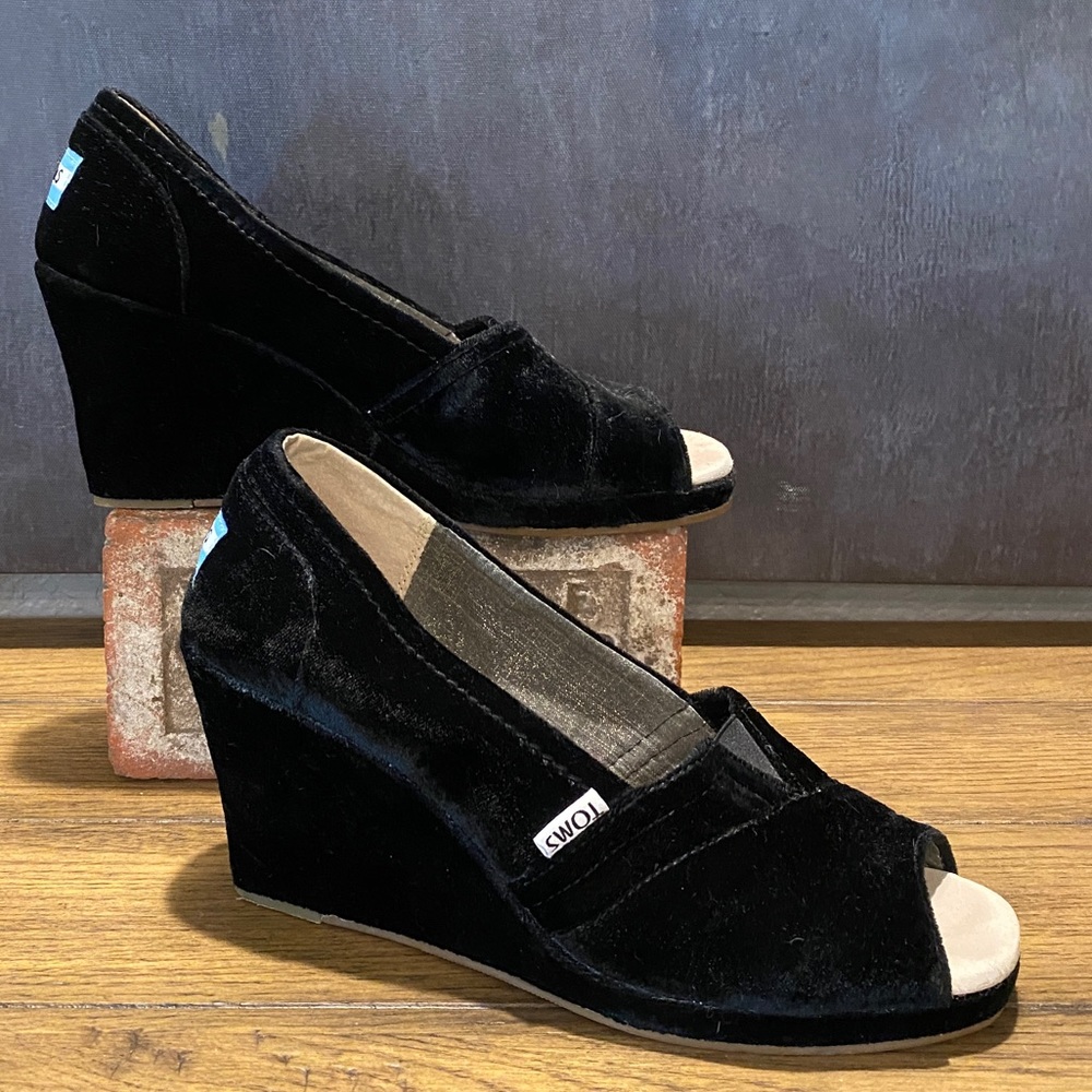 Toms Black Velvet, Peep Toe Wedge 7.5